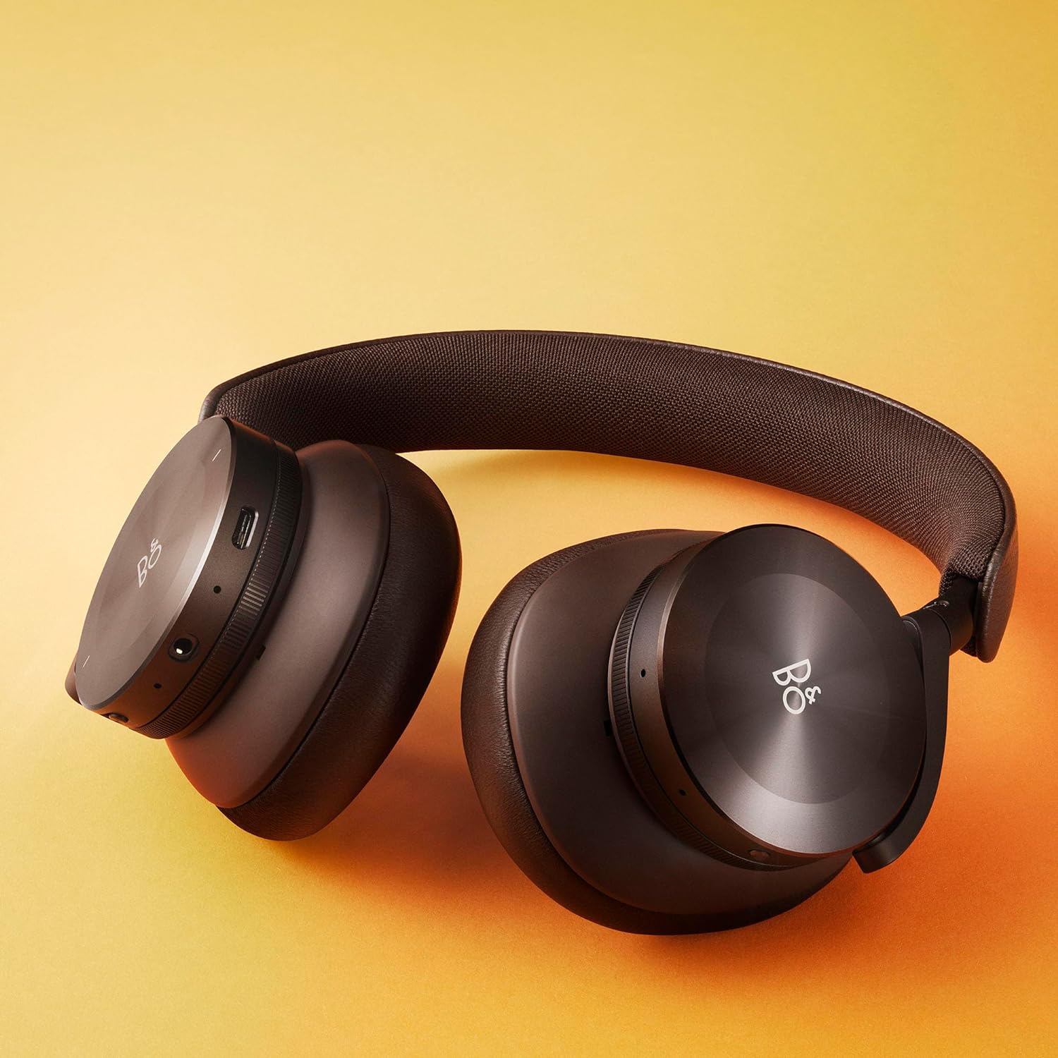 Bang & Olufsen Beoplay H95 - Luxury Wireless Bluetooth Over-Ear Active Noise Cancelling Headphones, 6 Microphones, Playtime Up to 50 Hours, Headset with Aluminium Carrying Case - Chestnut image 3 Bang & Olufsen Beoplay H95 - Luxury Wireless Bluetooth Over-Ear Active Noise Cancelling Headphones, 6 Microphones, Playtime Up to 50 Hours, Headset with Aluminium Carrying Case - Chestnut image 3